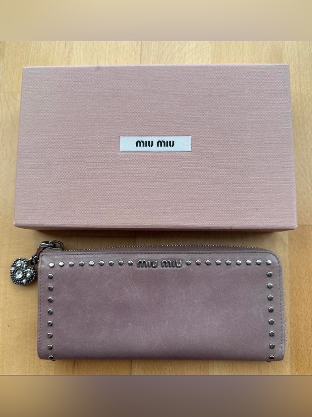 Miu Miu Pink Studded Leather Zip Wallet with Heart Charm - Picture 2 of 9